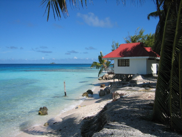 Rangiroa beach scene